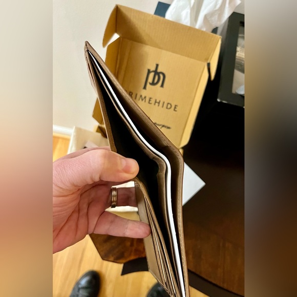 Primehide two tone striped leather billfold wallet NWT - Picture 2 of 4